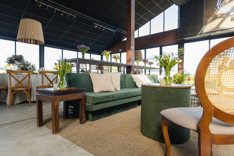 The terrace room, another view