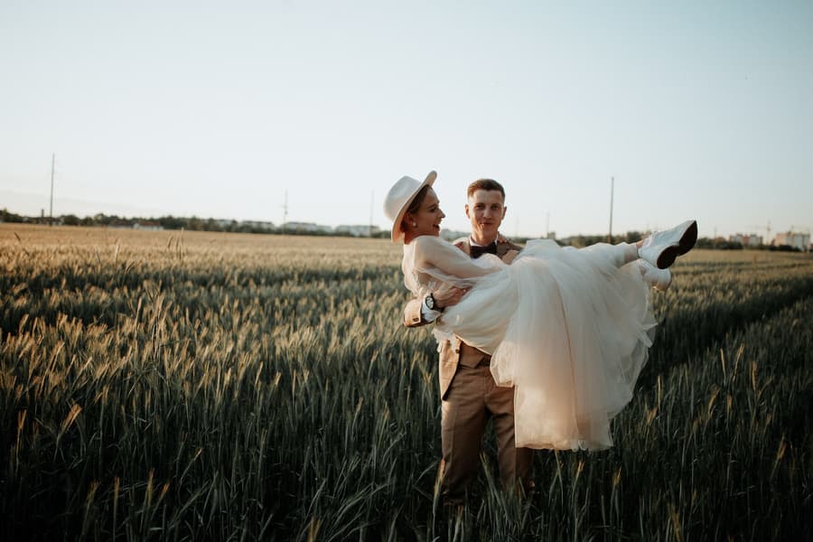 Anna and Mikael: the field