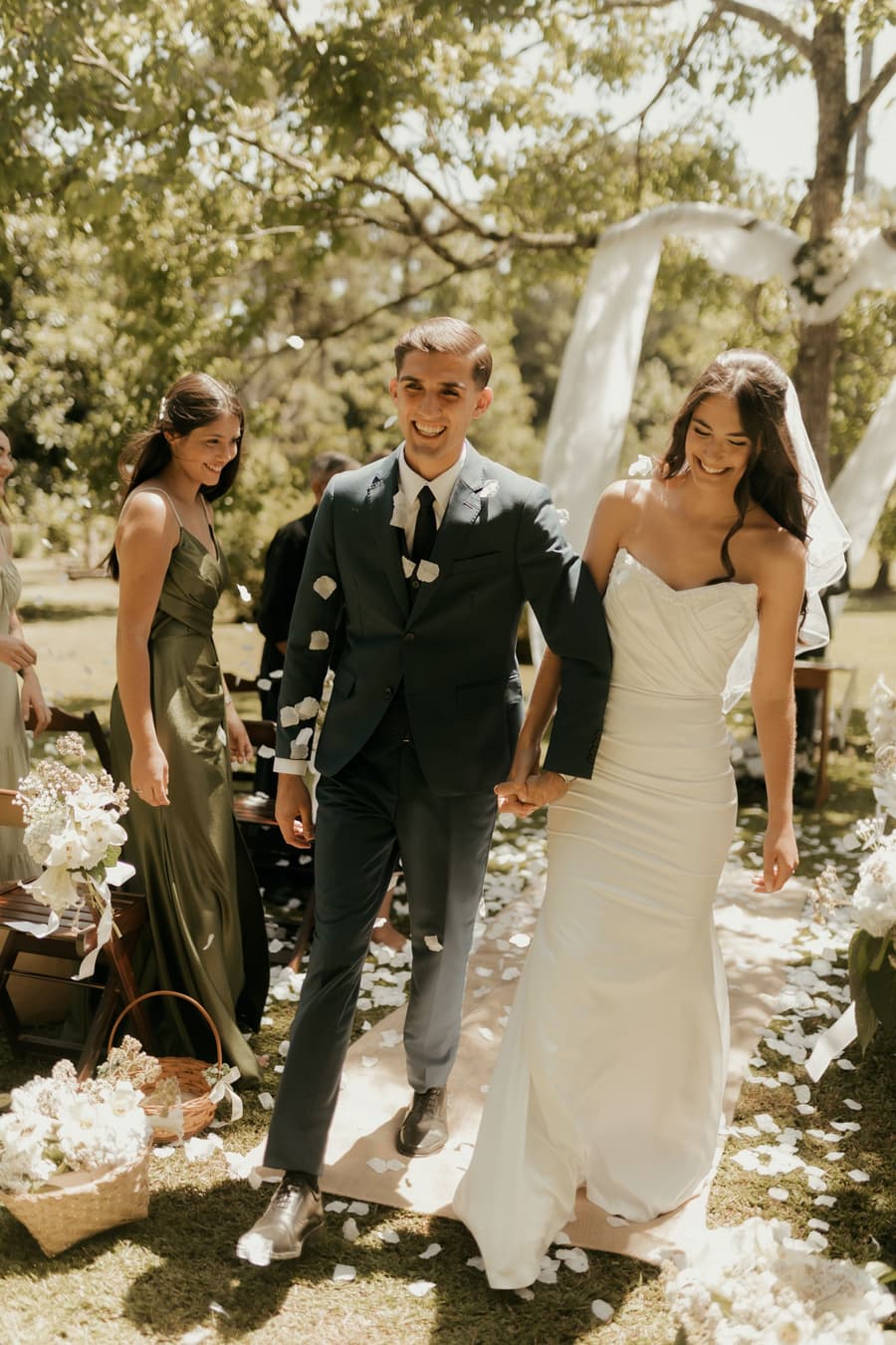Sofia and Luca: down the aisle